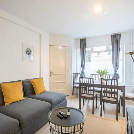 Stylish 2 Room Apartment +New Bathroom & Kitchen